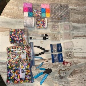 Colorful Bead and Jewelry Making Kit
